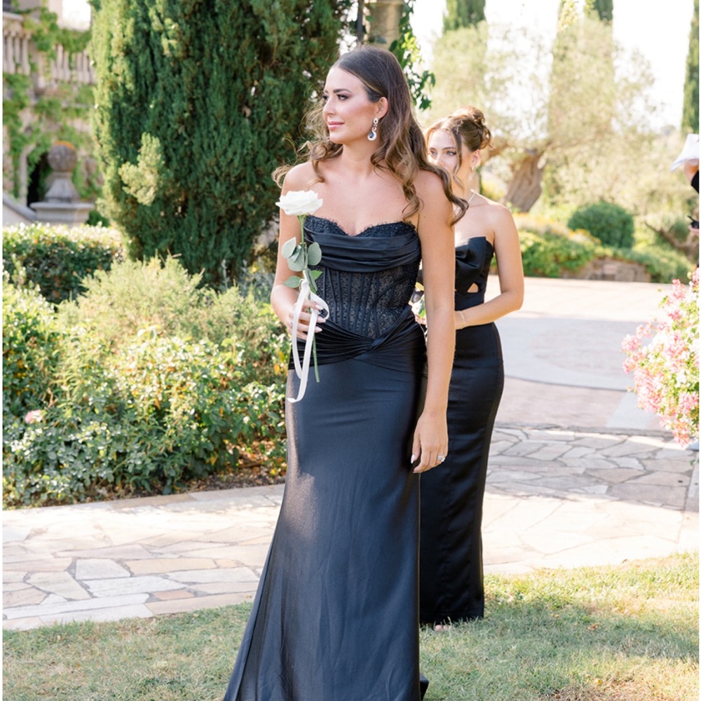 Elegant Black Strapless Dress